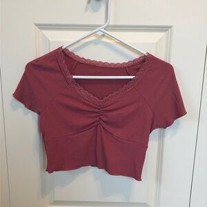 Pink cropped v neck T-shirt lace collar